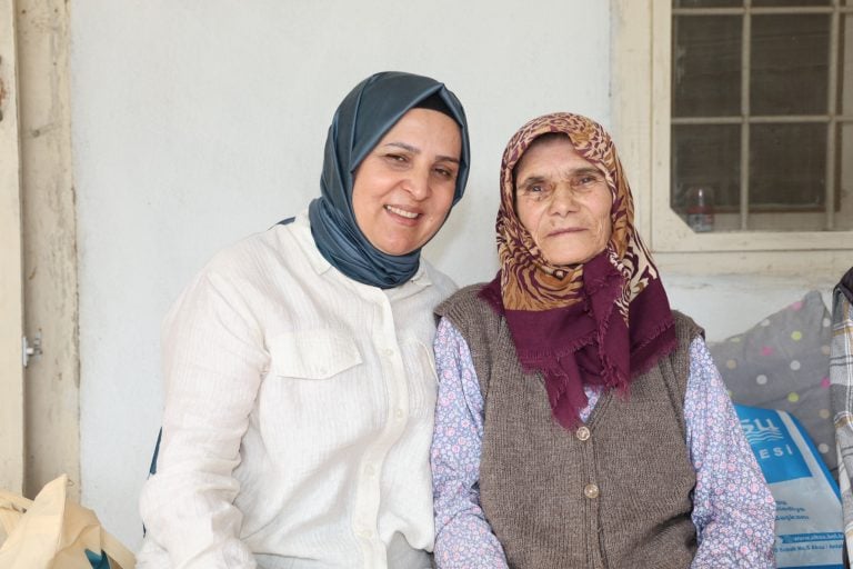 EMİNE YILDIRIM’DAN HASTA VE YAŞLI ZİYARETLERİ