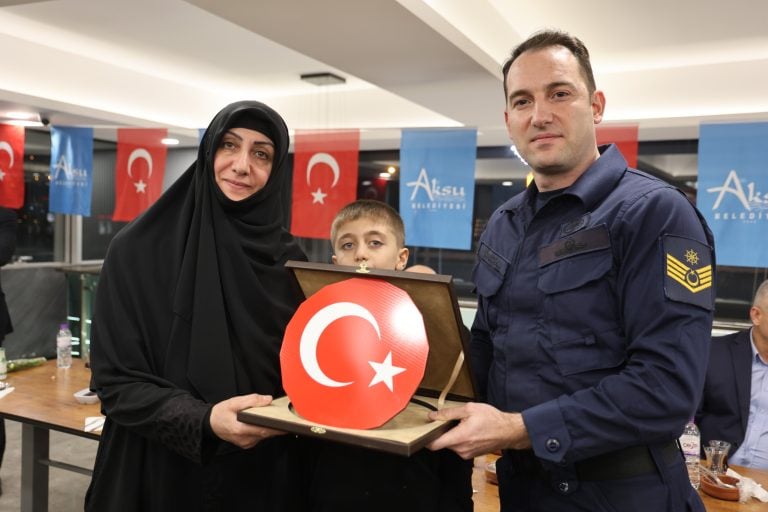 AKSU BELEDİYESİ’NDEN ŞEHİT VE GAZİ YAKINLARINA RAMAZAN’IN İLK GÜNÜNDE VEFA SOFRASI