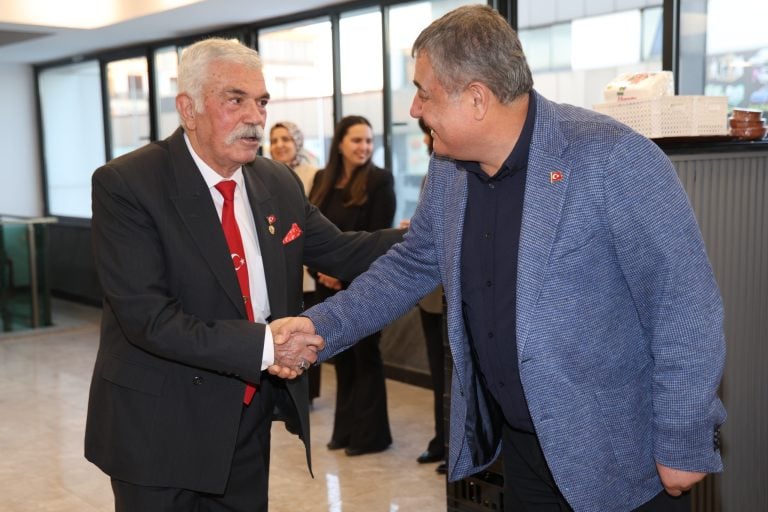 AKSU BELEDİYESİ’NDEN ŞEHİT VE GAZİ YAKINLARINA RAMAZAN’IN İLK GÜNÜNDE VEFA SOFRASI