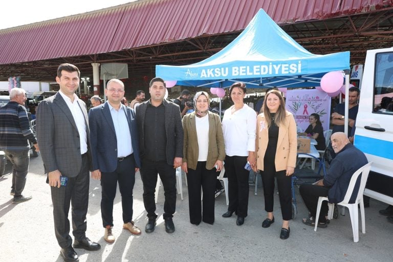 AKSU’DA MEME KANSERİ FARKINDALIK ETKİNLİĞİ YOĞUN İLGİ GÖRDÜ