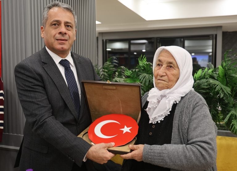 AKSU BELEDİYESİ’NDEN ŞEHİT VE GAZİ YAKINLARINA RAMAZAN’IN İLK GÜNÜNDE VEFA SOFRASI