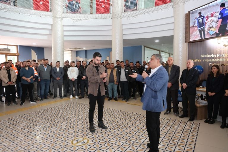 AKSU BELEDİYE BAŞKANI İSA YILDIRIM PERSONELİYLE BAYRAMLAŞTI