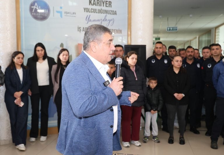 AKSU BELEDİYE BAŞKANI İSA YILDIRIM PERSONELİYLE BAYRAMLAŞTI