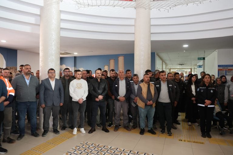 AKSU BELEDİYE BAŞKANI İSA YILDIRIM PERSONELİYLE BAYRAMLAŞTI