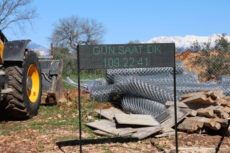 AKSU’DA SAHİPSİZ HAYVAN BAKIMEVİ VE DOĞAL YAŞAM ALANININ TEMELİ ATILDI