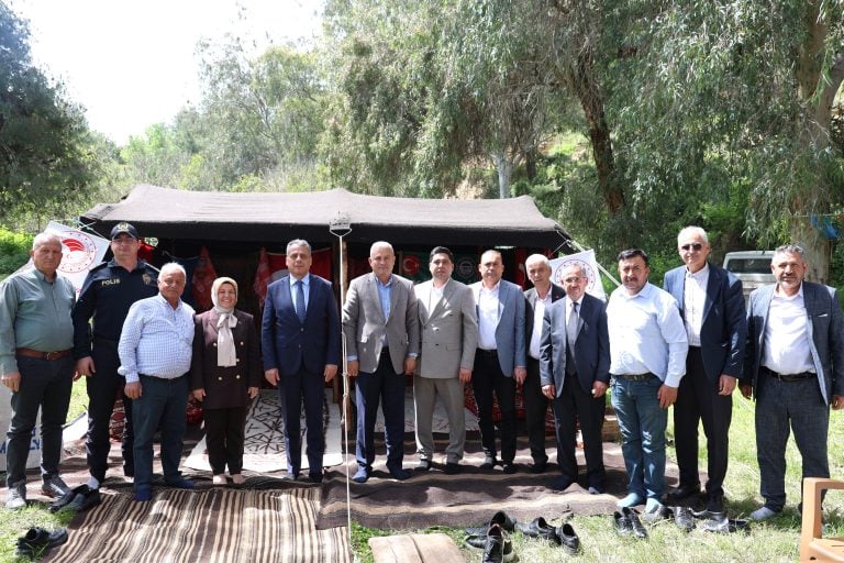 AKSU’DA SÜRÜ YÖNETİMİ EĞİTİMİNİ TAMAMLAYAN 47 KURSİYERE SERTİFİKALARI VERİLDİ