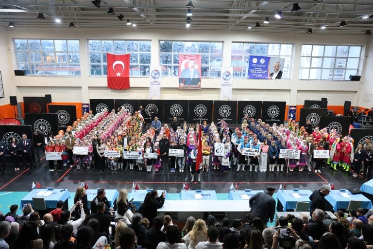 AKSU BELEDİYESİ PERGE SPOR KULÜBÜ HALK OYUNLARI EKİBİ, İL İKİNCİSİ OLDU