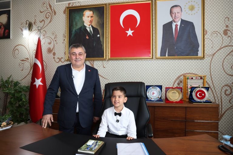 BAŞKAN YILDIRIM 23 NİSAN’DA KOLTUĞUNU TEMSİLİ BAŞKANLARA DEVRETTİ