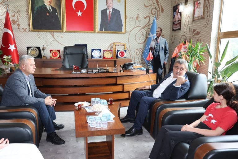 BAŞKAN YILDIRIM 23 NİSAN’DA KOLTUĞUNU TEMSİLİ BAŞKANLARA DEVRETTİ