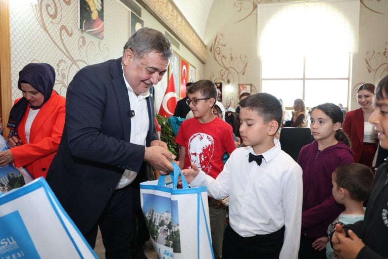 BAŞKAN YILDIRIM 23 NİSAN’DA KOLTUĞUNU TEMSİLİ BAŞKANLARA DEVRETTİ