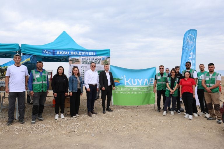 KUMKÖY SAHİLİNDE “BİR SAHİL, BİN YAŞAM” İÇİN ORTAK HAREKET