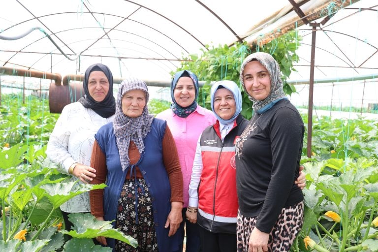 Aksu’da Kadın Üreticilere Güçlü Destek: Seralarda Emek, Dayanışma ve Üretim Bir Arada