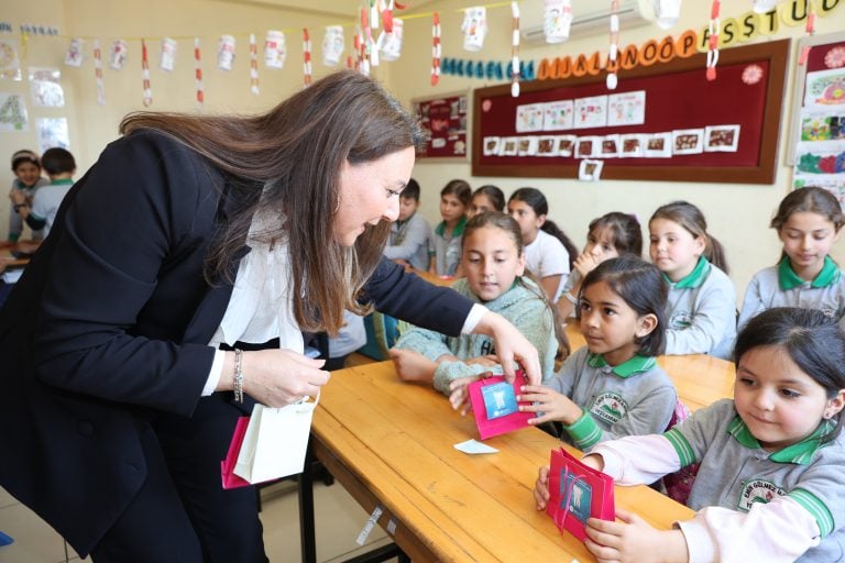 AKSU’DA “GELECEĞİN GÜLÜŞLERİ” PROJESİYLE MİNİKLERE DİŞ SAĞLIĞI TARAMASI
