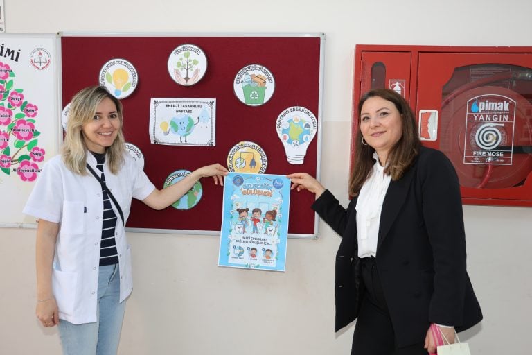 AKSU’DA “GELECEĞİN GÜLÜŞLERİ” PROJESİYLE MİNİKLERE DİŞ SAĞLIĞI TARAMASI