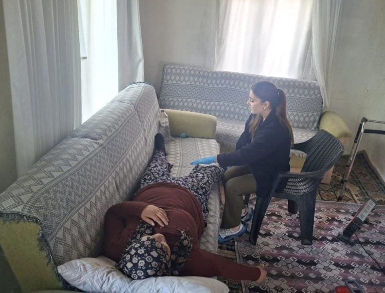 AKSU’DA HASTA ZİYARETLERİ DEVAM EDİYOR