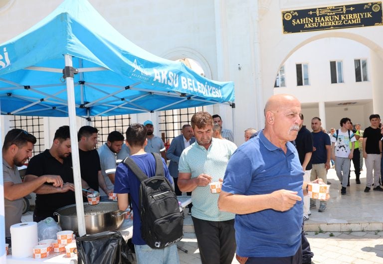AKSU BELEDİYESİ’NDEN AŞURE İKRAMI