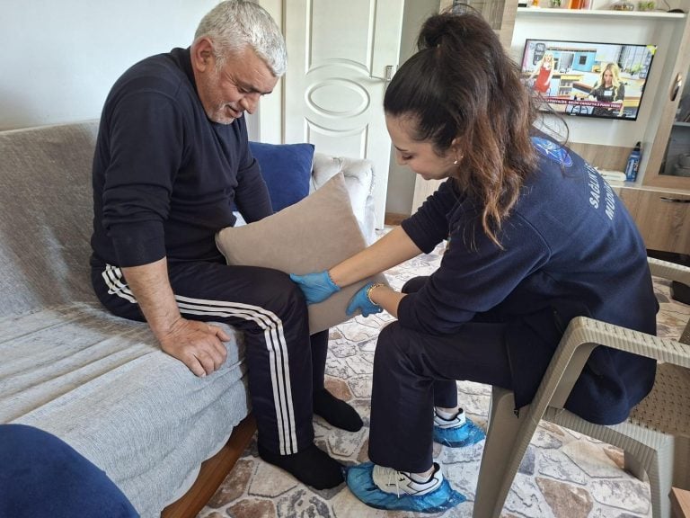 AKSU’DA HASTA ZİYARETLERİ DEVAM EDİYOR