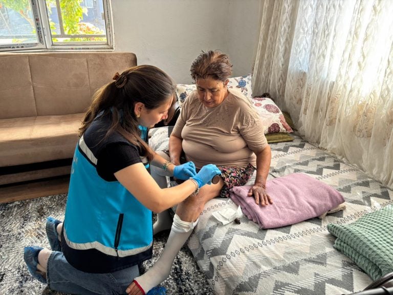 AKSU’DA HASTA ZİYARETLERİ DEVAM EDİYOR