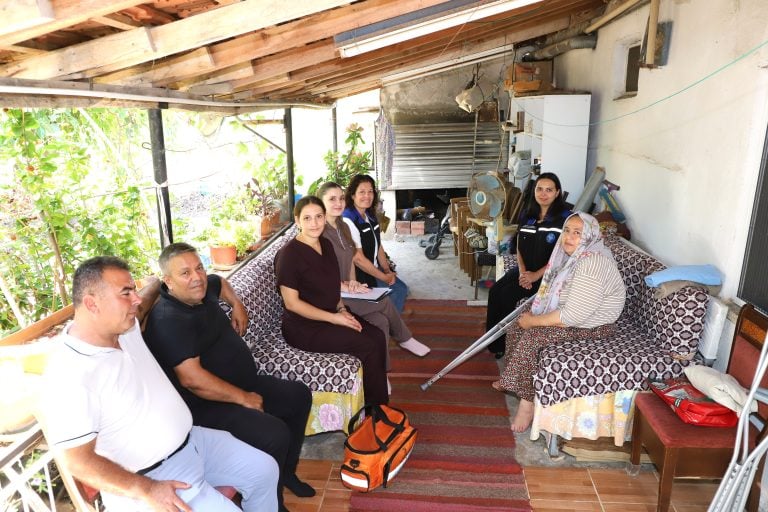 AKSU BELEDİYESİNDEN İHTİYAÇ SAHİBİ VATANDAŞLARA SOSYAL DESTEK VE SAĞLIK HİZMETİ