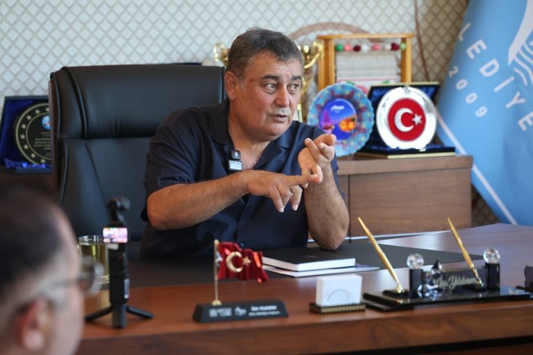 AKSU PERGE SPOR KULÜBÜ SPORCULARI BAŞKAN YILDIRIMI MAKAMINDA ZİYARET ETTİ