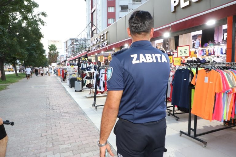 AKSU DA KALDIRIM İŞGALLERİNE YÖNELİK DENETİMLER DEVAM EDİYOR