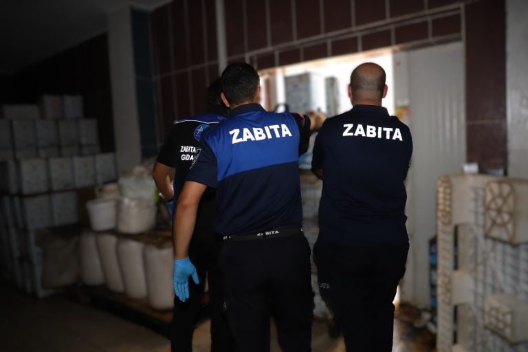 AKSU’DA 15 TON TARİHİ GEÇMİŞ SÜT ÜRÜNÜNE EL KONULDU