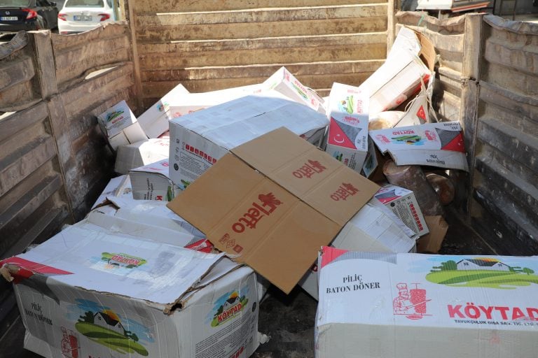 AKSU’DA YAKLAŞIK 1 TON UYGUNSUZ GIDA ÜRÜNÜNE EL KONULDU