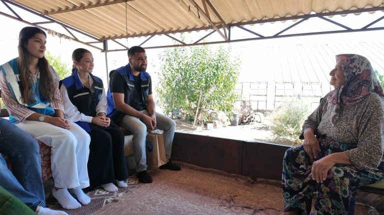 AKSU BELEDİYESİ’NDEN GAZİLERE VE GAZİ YAKINLARINA ANLAMLI ZİYARET