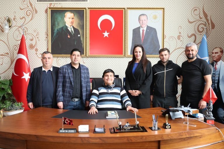 AKSU’DA OTİZM FARKINDALIK HAFTASI’NDA GÖNÜLLERİ ISITAN PROGRAM