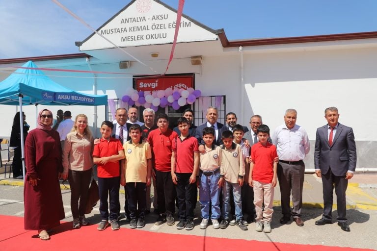 AKSU’DA ENGELLER SEVGİYLE AŞILDI, ÖZEL ÖĞRENCİLERDEN MUHTEŞEM GÖSTERİ
