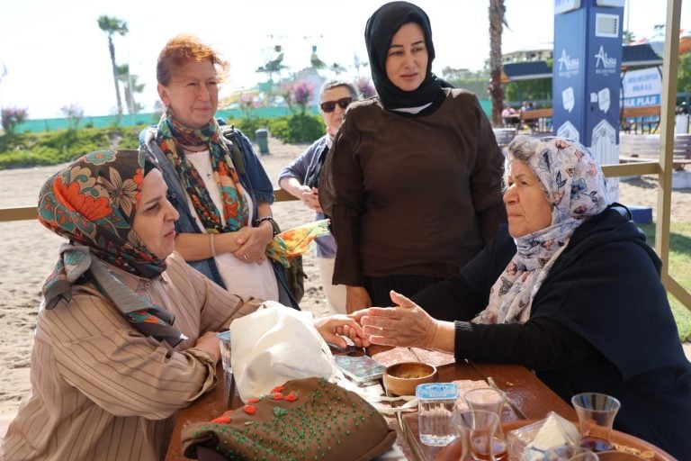 AKSU’DA İKİNCİ HALK PLAJI HİZMETE AÇILDI, SIRADA PERGE VE KURŞUNLU PLAJLARI VAR