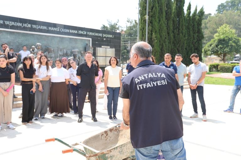 AKSU BELEDİYESİ’NDE YANGIN EĞİTİMİ VE TATBİKATI