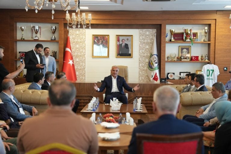 KÜLTÜR VE TURİZM BAKANI MEHMET NURİ ERSOY, AKSU VE SERİK BELEDİYELERİNİ ZİYARET ETTİ
